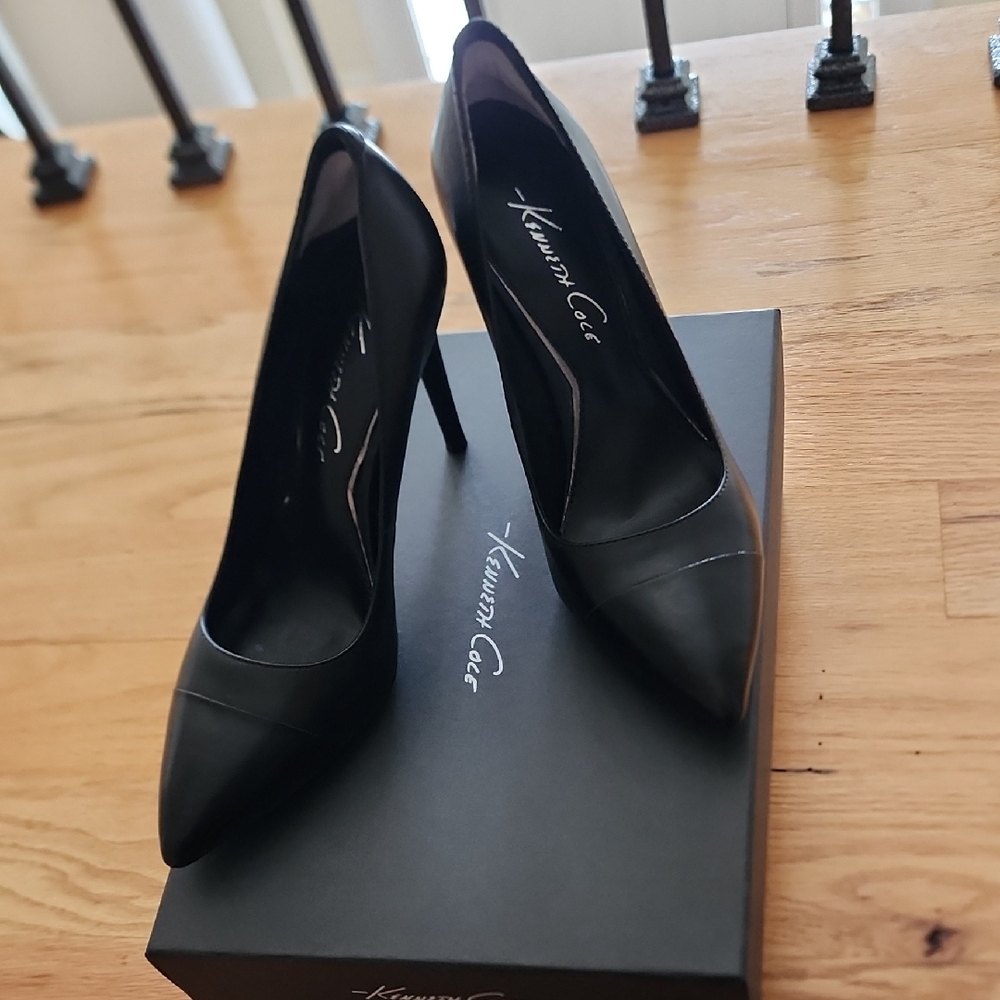 Kenneth Cole Sleek Black Women's Heels